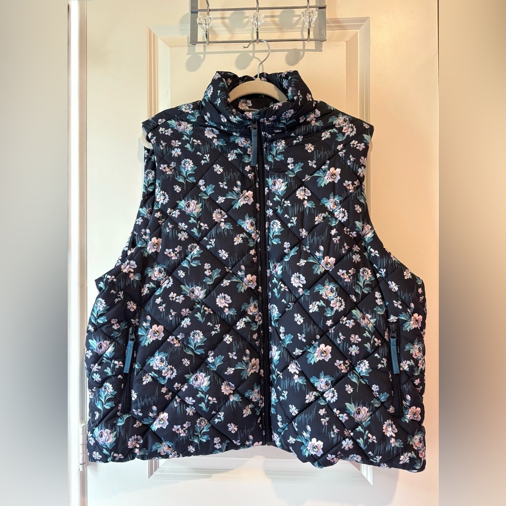 Vera Bradley Puffer Vest Tartan Plaid Navy Garden pattern - Picture 2 of 8